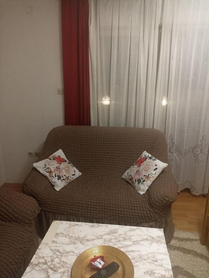 Sleep & Fly - Airport Apartment SJJ